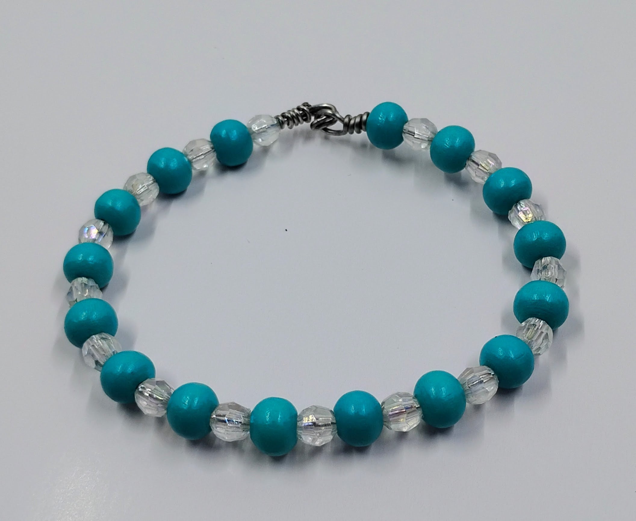 Handcrafted turquoise and clear beaded bracelet